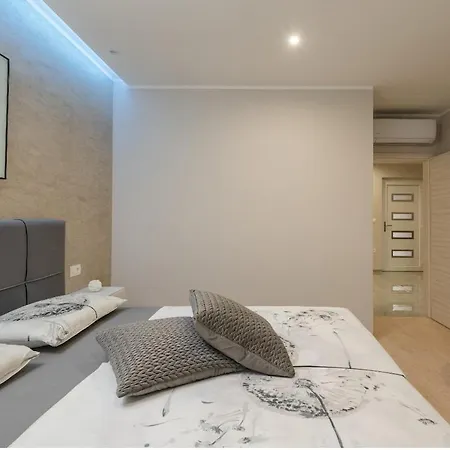 Lara, Luxury Modern House Βίλα