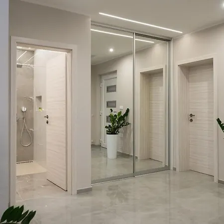 Lara, Luxury Modern House
