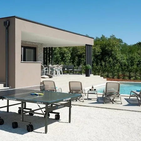 Lara, Luxury Modern House